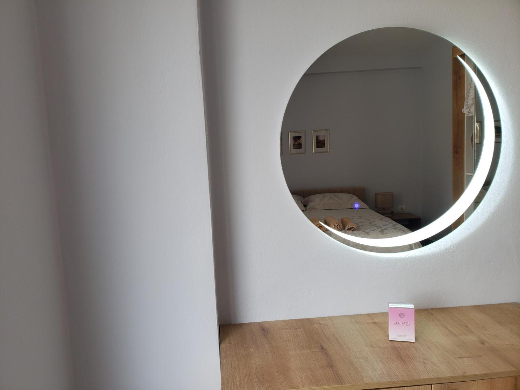 Leones Apartament Tirana Buitenkant foto